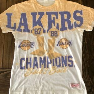 LA Lakers Mitchell & Ness Back to back t-shirt